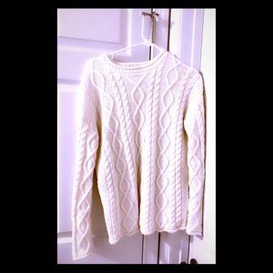White knitted Sweater